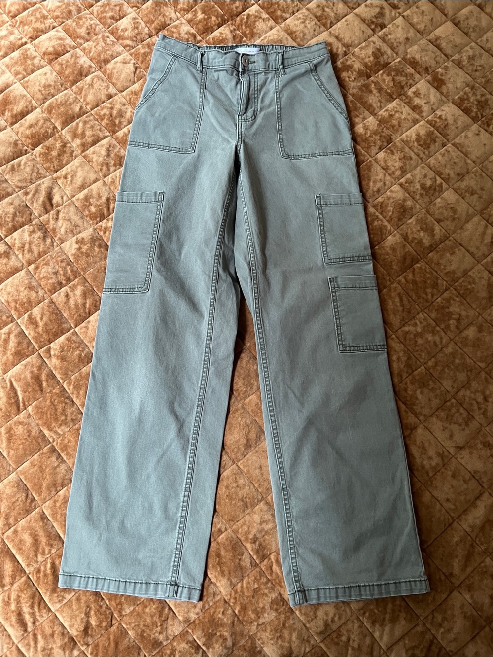 No boundaries khaki cargo straight leg pants size 7/9